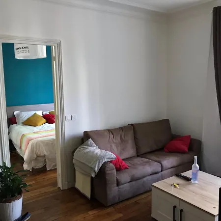 Avec Charme De L'ancien - 11 * Paris